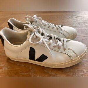 Veja Esplar Logo Leather Sneaker. Gently Used.